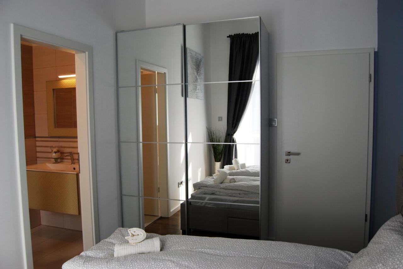 Luxurious With Balconies In Downtown Bp Lejlighed Budapest